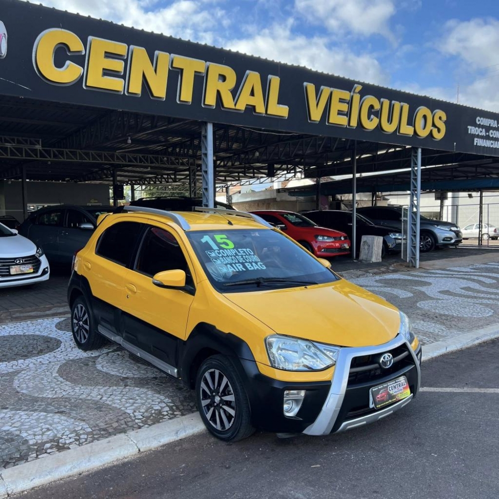  Etios Cross 1.5 Ano 2015