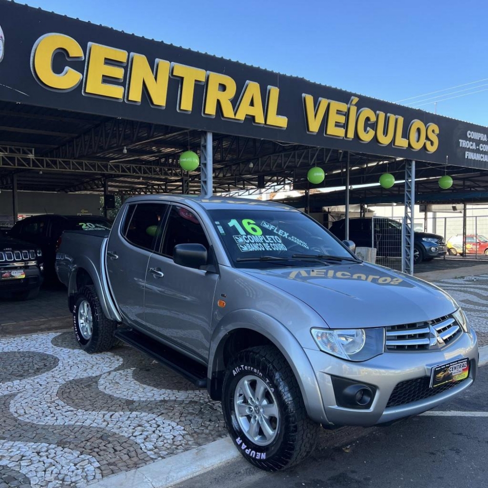 L200 Triton 2.4 Flex Ano 2016